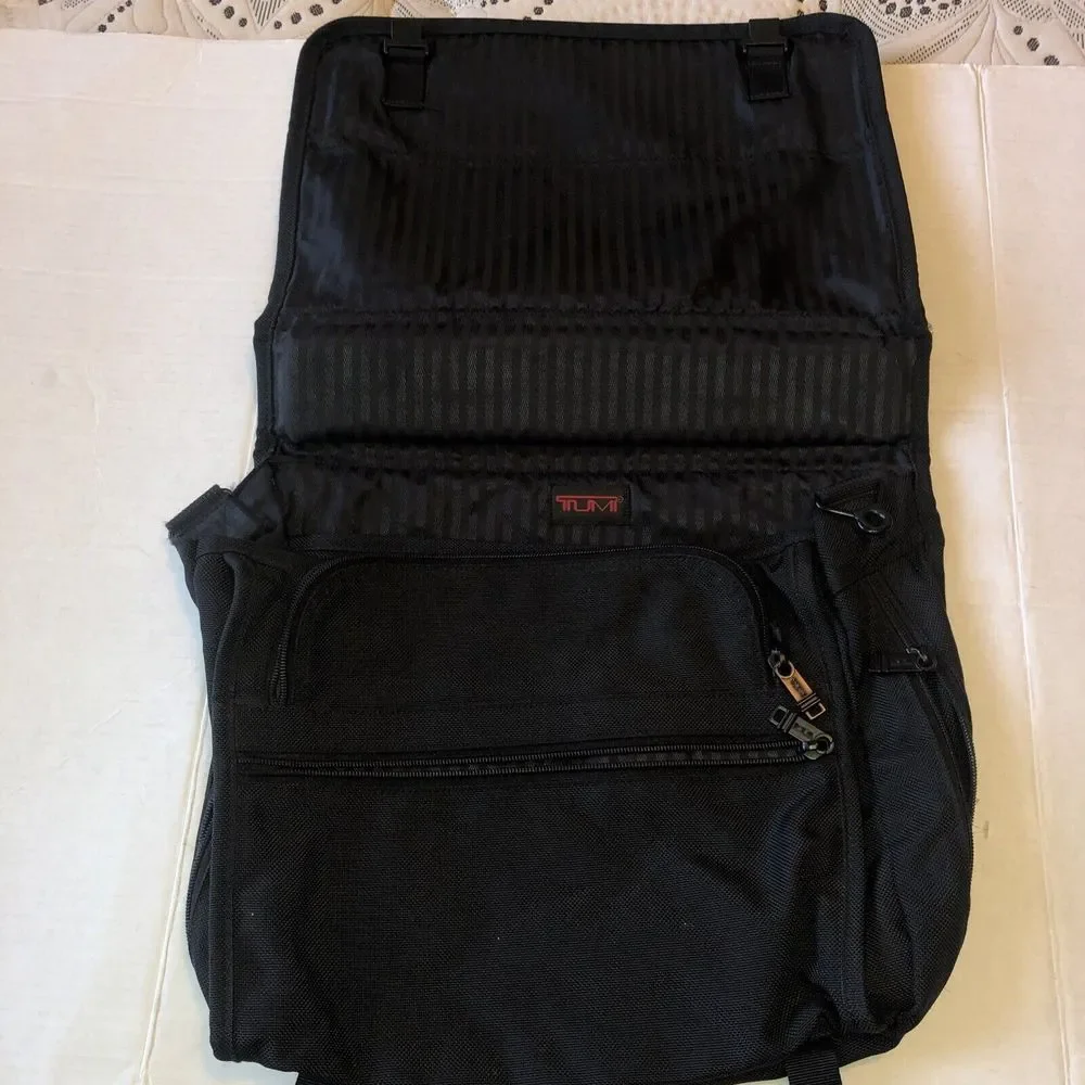 TUMI 209D3 Alpha Black Ballistic Nylon Messenger Bag Briefcase Expandable